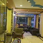Fox House Resort Apartment Hotel